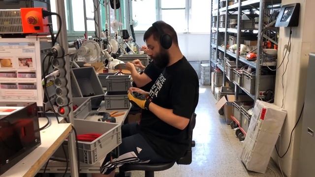 PrusaLab and Prusa Research 3D Printer Factory Tour смотреть онлайн