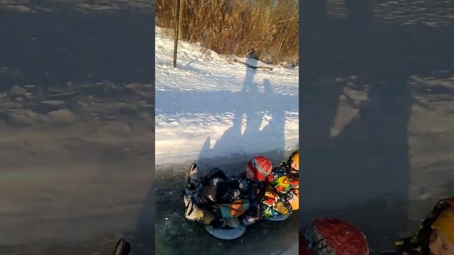 блохер сотенник бросил детей на лёд! смотреть онлайн
