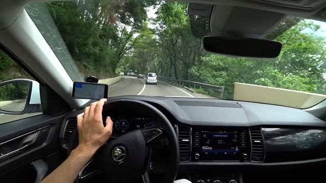 Сочинские серпантины на KODIAQ. Сочи-Анапа 01.06.21 Работа адаптивного круиза в горах смотреть онлайн