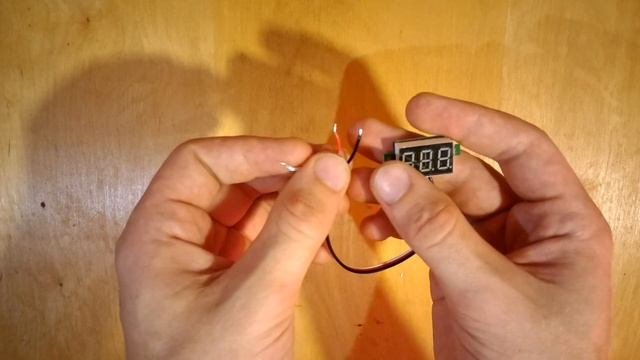 Вольтметр с тремя проводами, схема подключения и тест смотреть онлайн