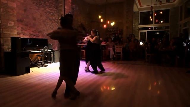 Yiannis y Philippa | Maria y Sofia | milonga@DNA | Poema (otra) смотреть онлайн
