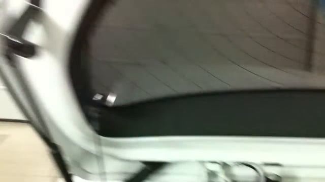 Устройство позволяющее открыть крышку багажника BMW F20