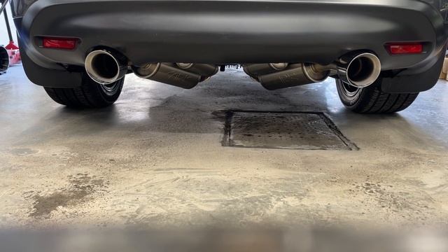Infiniti QX 70 Ark Grip cat back and High flow cat cold start and Rev … смотреть онлайн