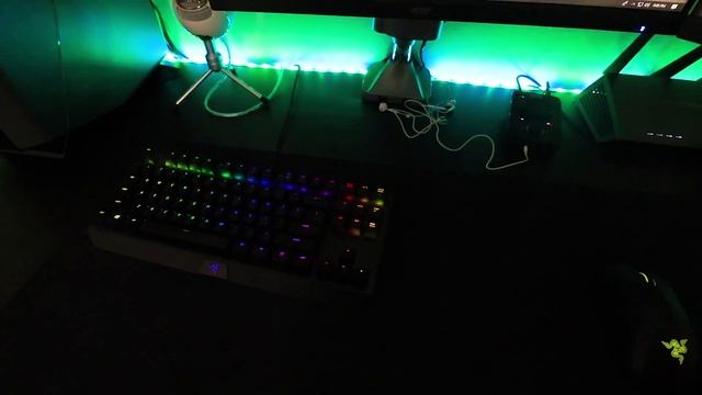 NEW Gaming / Streaming setup LATE 2018 - Awesome Tech for Beginner setup смотреть онлайн