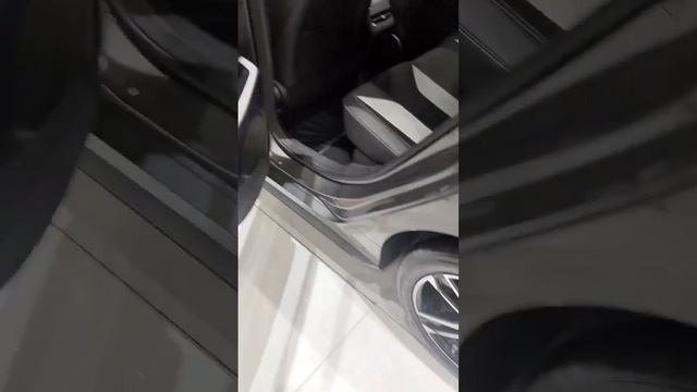 Автосалон Geely. Geely Emgrand 2023