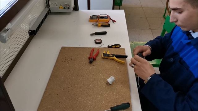 Слесарь КИПиА смотреть онлайн