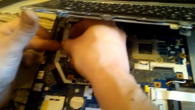 Замена материнской платы на ноутбуке ASER V3-571G смотреть онлайн