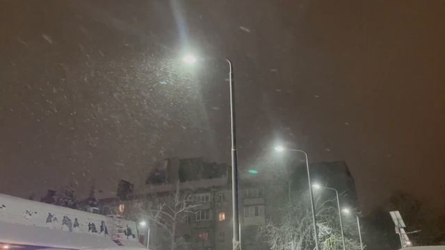 Ты должна мне деньги за квартиру. Но она лишь достала листок бумаги и начала читать Истории из жизн смотреть онлайн