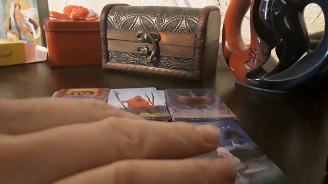 ЧТО ЗАГАДАННЫЙ МУЖЧИНА ДУМАЕТ О ВАС? ЕГО МЫСЛИ И ЧУВСТВА. ГАДАНИЕ НА КАРТАХ ТАРО смотреть онлайн