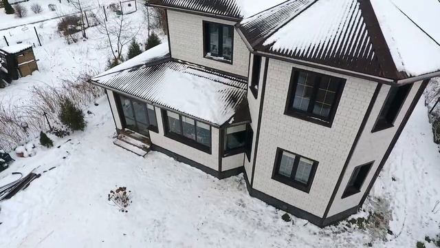 Отделка фасада блочного дома сайдингом Docke Bergart и фасадными панелями Docke Burg. смотреть онлайн