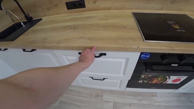 Белая кухня в скандинавском стиле с барной стойкой смотреть онлайн