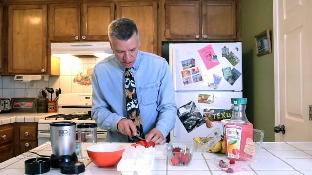 Making a TROPICAL Fruit SMOOTHIE! : Magic Bullet Blender REVIEW смотреть онлайн