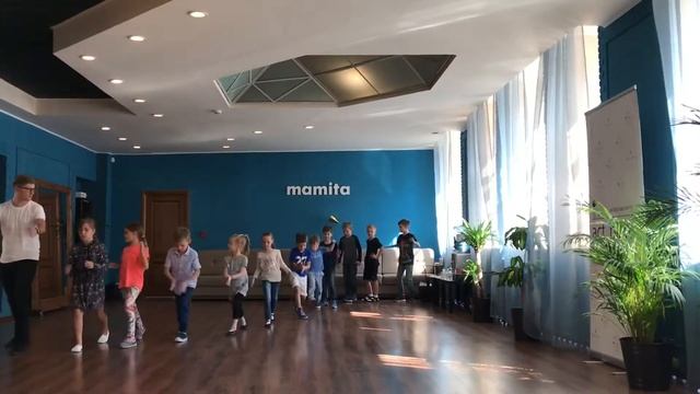 Шаг-хлопок смотреть онлайн