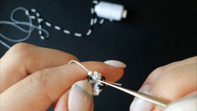 Украшаем бисером резинку для волос - вязание с бисером|DIY|Knitting with beads смотреть онлайн