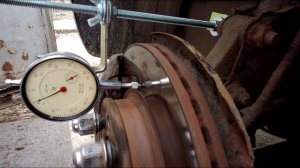 Биение тормозных дисков. Проверяем состояние тормозного диска автомобиля.