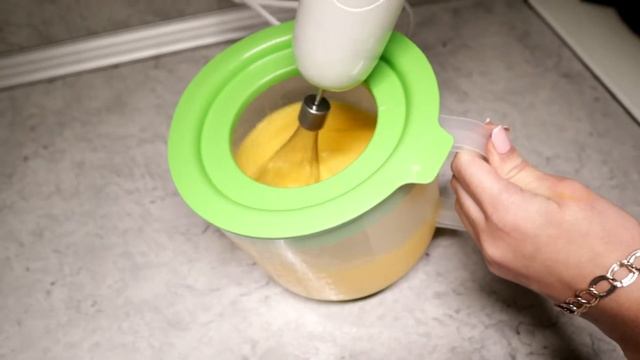 Philips HR2537/00 использование венчика смотреть онлайн