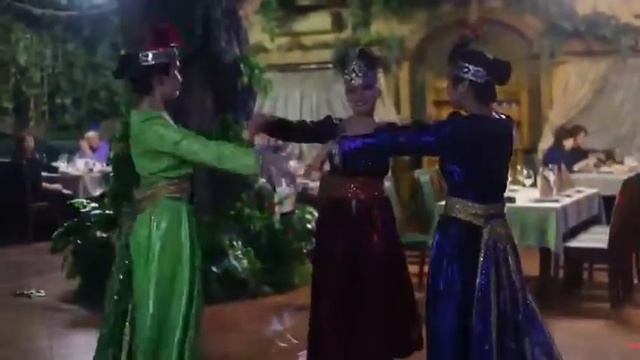 Ансамбль Томирис Астана танец павлин смотреть онлайн