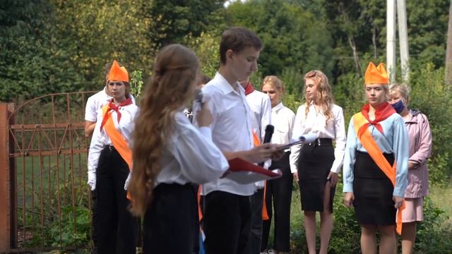 Проводили во второй класс мальчика, который покорил миллионы сердец по всему миру! И снова без мамы смотреть онлайн