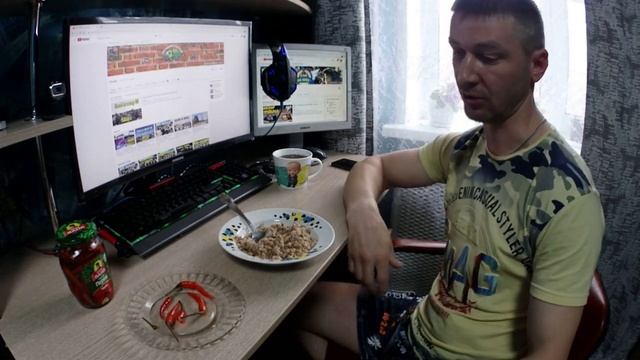 Играю и ем Перец Чили с Кашей ● Челлендж Бон Аппетит смотреть онлайн