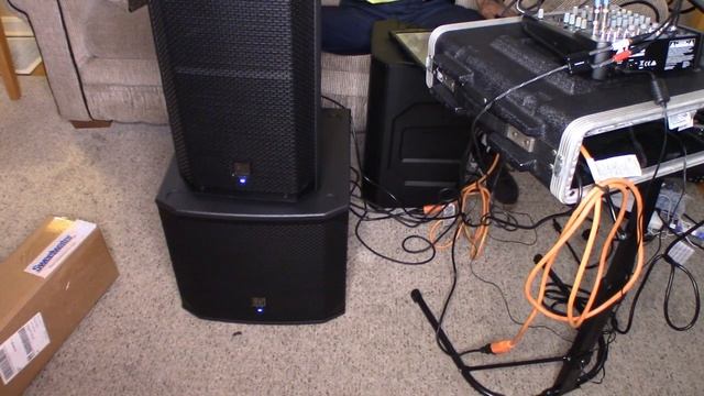 Shout Out Update Unboxing: EV ELX200 SP 12" Powered Subwoofer смотреть онлайн