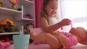 БЕБИ БОРН Кукла  кушает спит гуляет надеваем подгузник BABY BORN