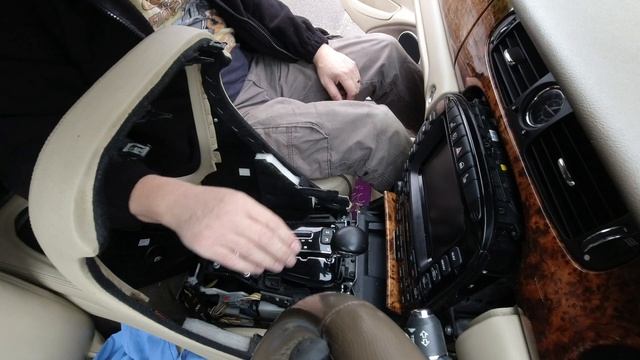 BLU 5. Lost your Jaguar radio code / pin code? How to get it back! for x350 x358 XK8 etc смотреть онлайн
