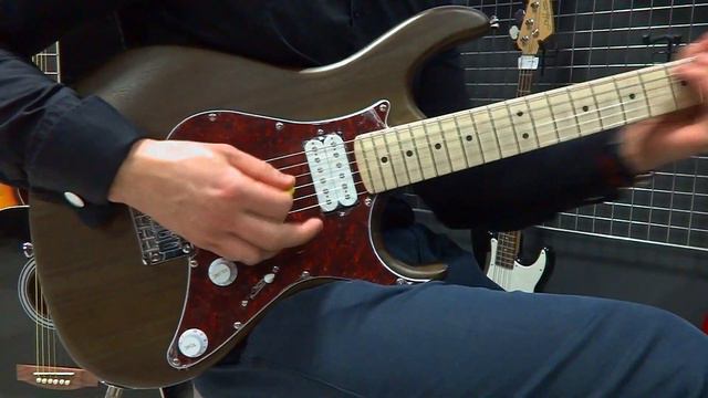 Cort G100 : Sound Test of Cheap Lightweight Electric Guitar смотреть онлайн
