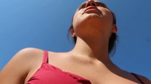 FUÍ A UNA PLAYA NUDISTA/ Moni Rosales