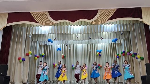 Кощаковский СДК-вокально -хореографический коллектив "Кощаковский сувенир"-Песня -"Зажигаем звезды" смотреть онлайн