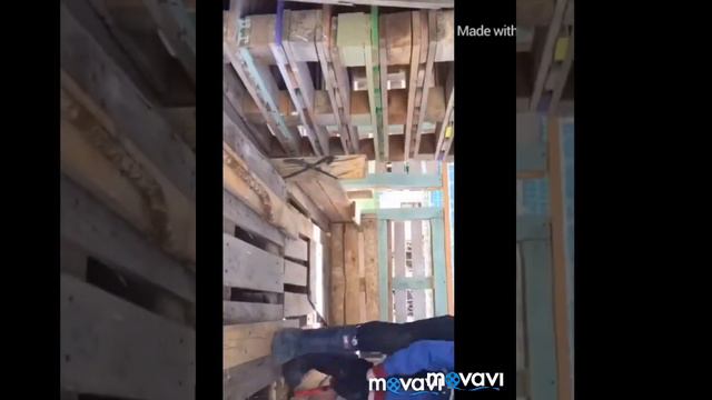 Строю машину из поддонов смотреть онлайн