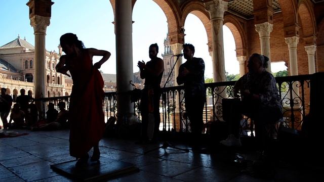 Flamenco en Plaza de España, Sevilla, Costanza la bailadora la mas increible de la ciudad смотреть онлайн