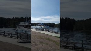 Швартовка катера к пристани.