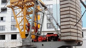 Работа башенного крана КБ-504А.09