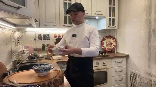 Я просто смешал соевый соус с нори и получилась ЧЁРНАЯ ИКРА! смотреть онлайн