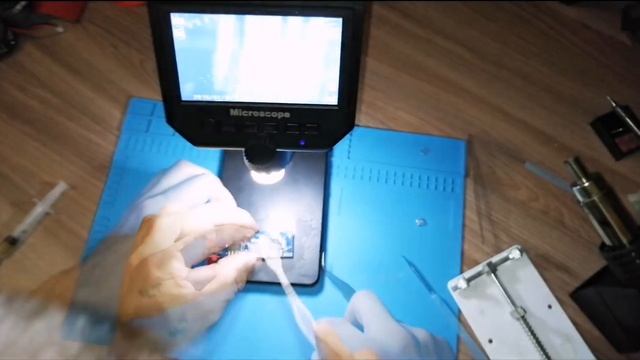 Ремонт блютуз колонки. Восстанавливает разъём зарядки микро usb смотреть онлайн