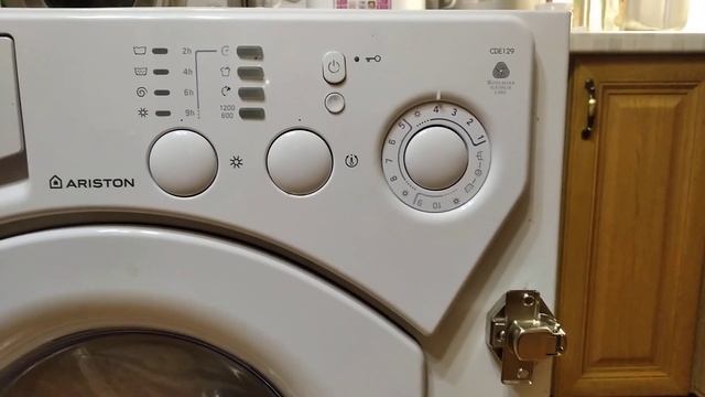 Здравствуйте! Аристон CDE129, при включении моргает индикато... смотреть онлайн