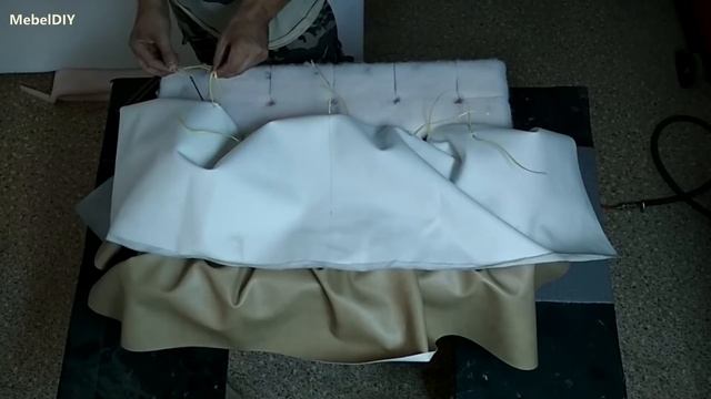 Пуфик - банкетка с каретной стяжкой . (капитоне). Мягкая мебель. (Рadded stool. Chesterfield). смотреть онлайн