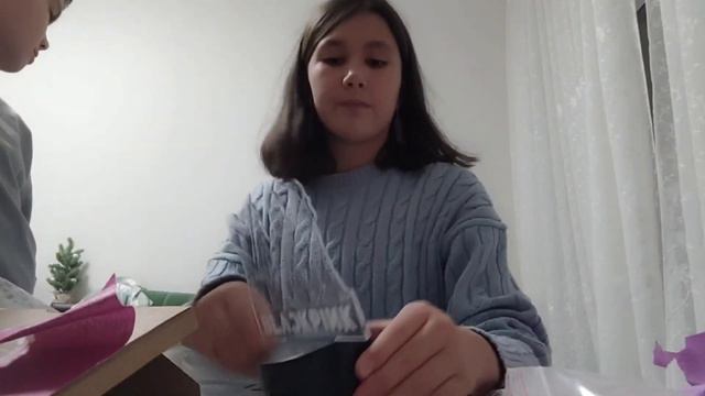 РАСПАКОВКА ПОДАРКОВ СО ДНЯ РОЖДЕНИЯ! смотреть онлайн