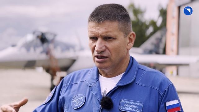 Интервью летчика-испытателя ОКБ Сухого Рафаэля Сулейманова смотреть онлайн