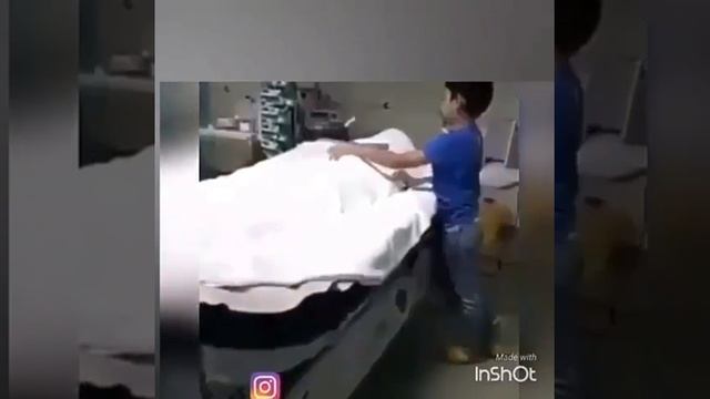 Мать умерла а сыну сказали что она спит и он стоит ждет когда мать проснется смотреть онлайн