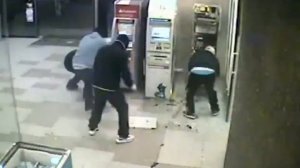 Как вскрыть два банкомата за 70 секунд