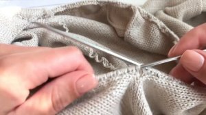 Обработка V-образной горловины резинкой 2х2