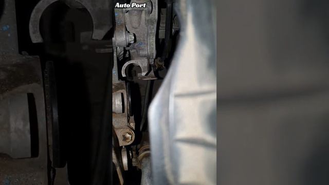Жесть на СТО или одна из причин возгорания? и запаха??топлива в салоне Mercedes C-180 и не только.