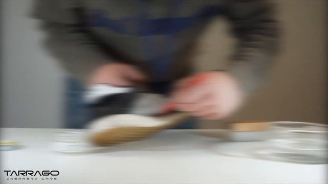 Очищение подошвы Boost с Midsole Cleaner Tarrago смотреть онлайн