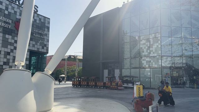 Дубай. Canadian University Dubai