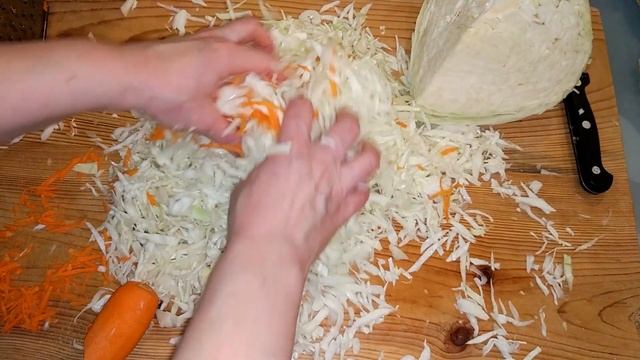 Квашеная капуста традиционным способом, по рецепту бабушки. смотреть онлайн