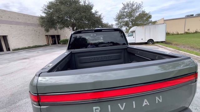 Rivian H1/ Пушка на колёсах/ Американцы удивили сами себя смотреть онлайн