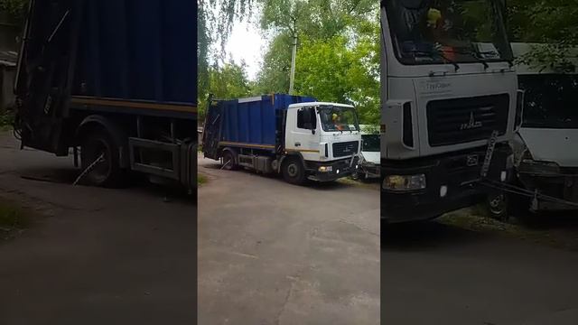 На улице стрелецкий городок 54 провалился мусоровоз. Город Владимир смотреть онлайн