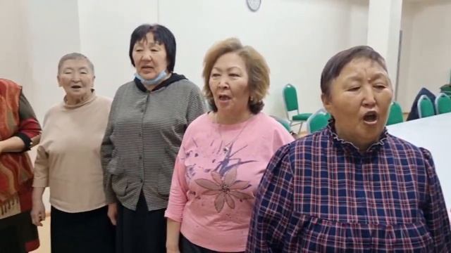 Сунтаар нэһилиэгин "Көҕүөр" хор бэлэмнэнии кэмигэр. Алтынньы, 2022 смотреть онлайн