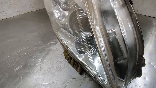 Фары Infiniti Skyline